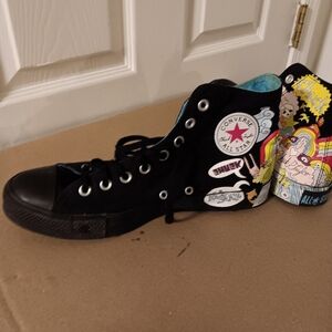 Chuck Taylor converse sneakers high top